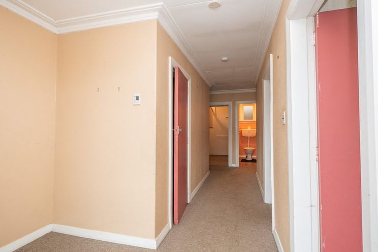 Photo of property in 184 Main South Road, Green Island, Dunedin, 9018