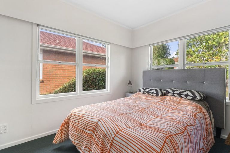 Photo of property in 29 Te Atatu Road, Te Atatu South, Auckland, 0610