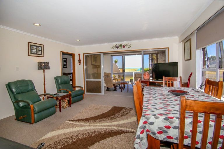 Photo of property in 33 Marine Parade, Carters Beach, Westport, 7825
