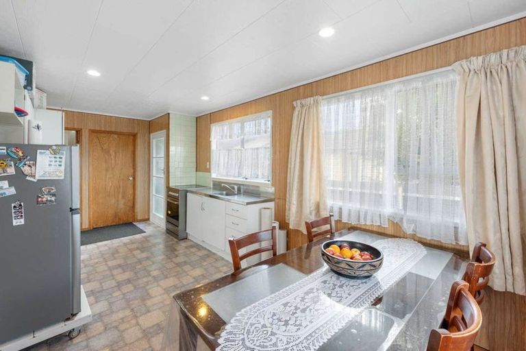 Photo of property in 444 Roscommon Road, Clendon Park, Auckland, 2103