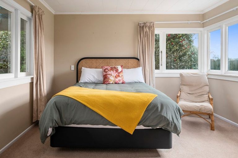 Photo of property in 27 Robinson Avenue, Holdens Bay, Rotorua, 3010