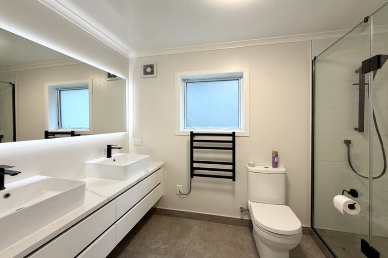 Photo of property in 2/38 Tramway Road, Beach Haven, Auckland, 0626