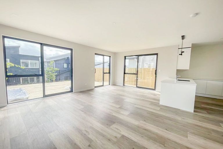 Photo of property in 20 Pohewa Road, Silverdale, 0932