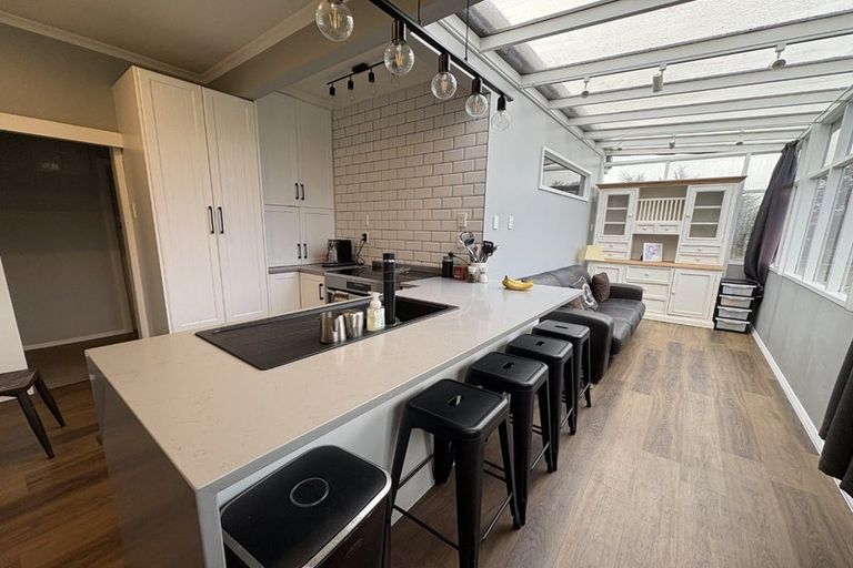 Photo of property in 112 Upper Fitzherbert Road, Wainuiomata, 5373