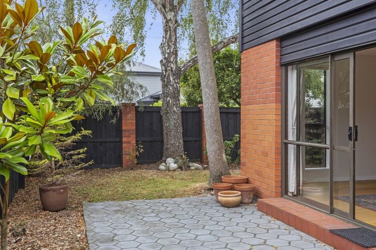 Photo of property in 2a Coles Place, St Albans, Christchurch, 8014