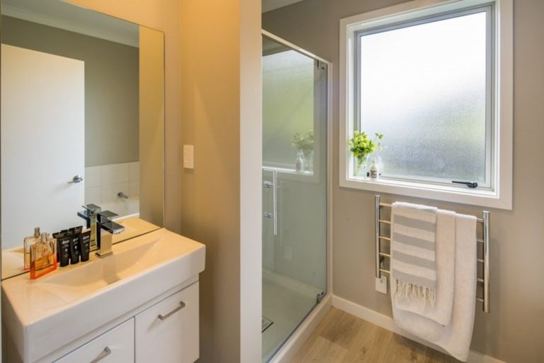 Photo of property in 15 Monowai Road, Johnsonville, Wellington, 6037