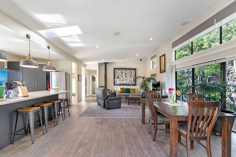 Photo of property in 4 Tarapatiki Drive, Whitianga, 3510