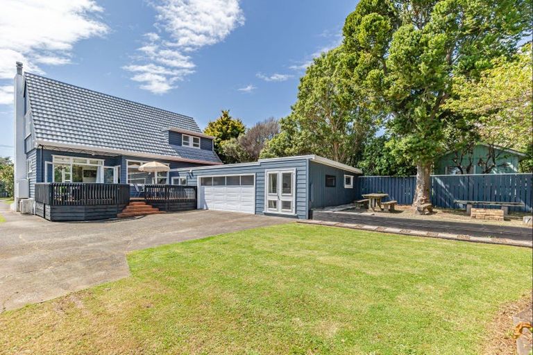 Photo of property in 35 Chester Street, Levin, 5510