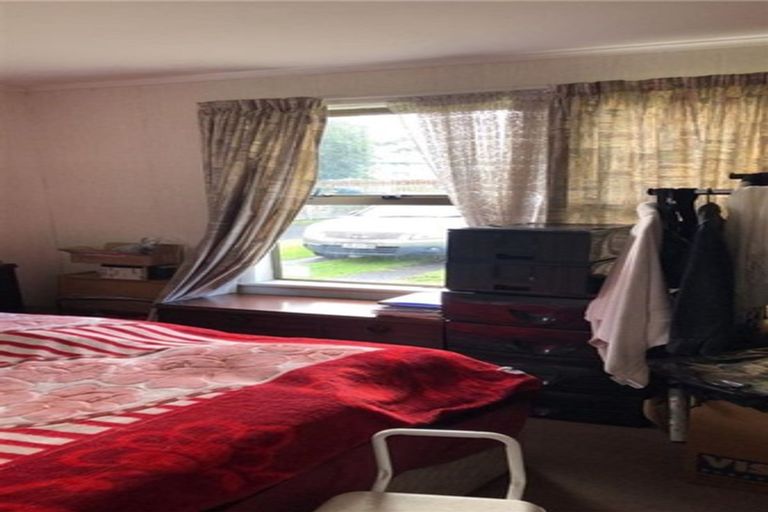 Photo of property in 33 Olive Crescent, Papatoetoe, Auckland, 2025