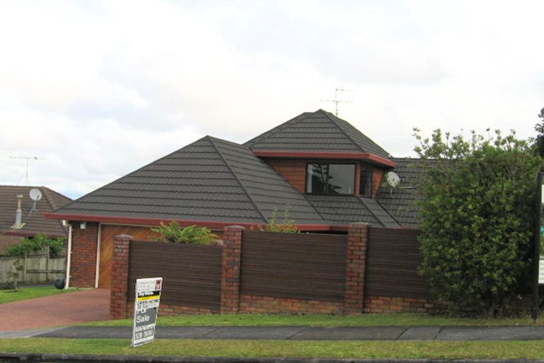 Photo of property in 3 Cambric Place, Botany Downs, Auckland, 2010