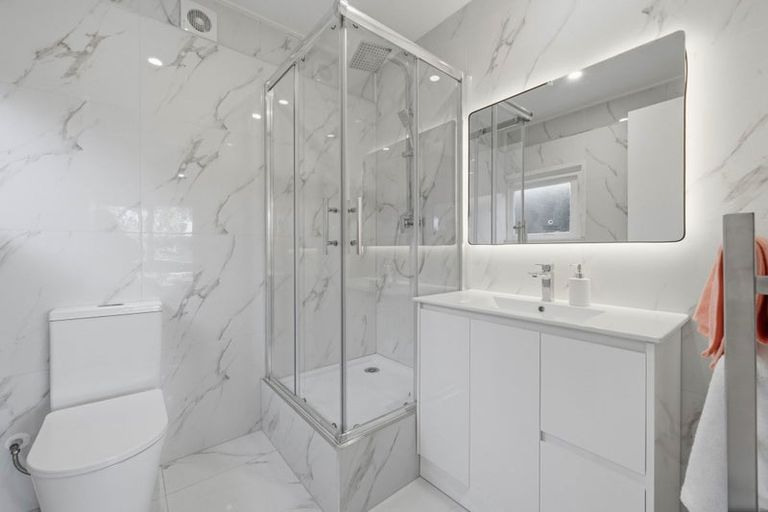 Photo of property in 21 Lawrence Crescent, Hillpark, Auckland, 2102