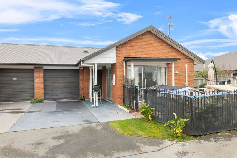 Photo of property in 4/4 Saint Peters Close, Woolston, Christchurch, 8062