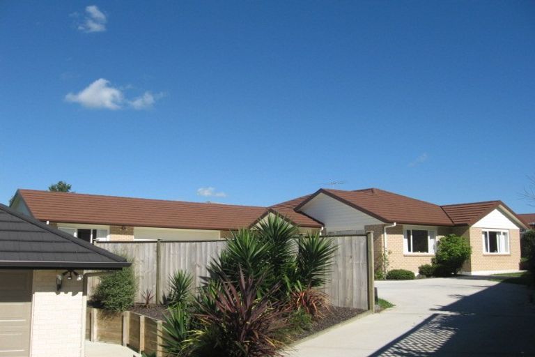 Photo of property in 18b Penruddocke Road, Half Moon Bay, Auckland, 2012