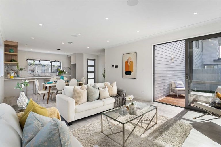 Photo of property in 33d Roseberry Avenue, Birkenhead, Auckland, 0626