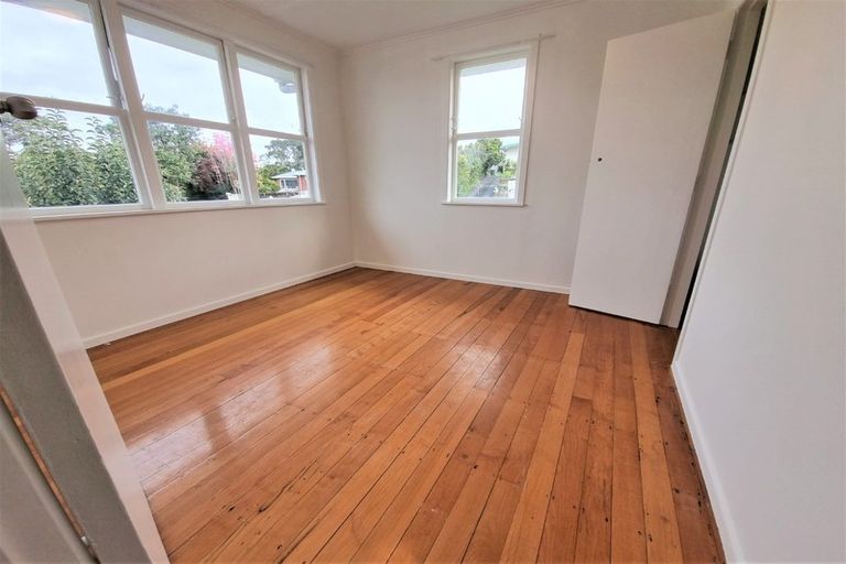 Photo of property in 12 Tracey Terrace, Te Atatu South, Auckland, 0602