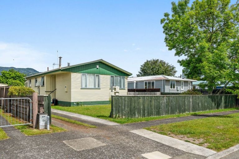 Photo of property in 18 Runuku Grove, Turangi, 3334