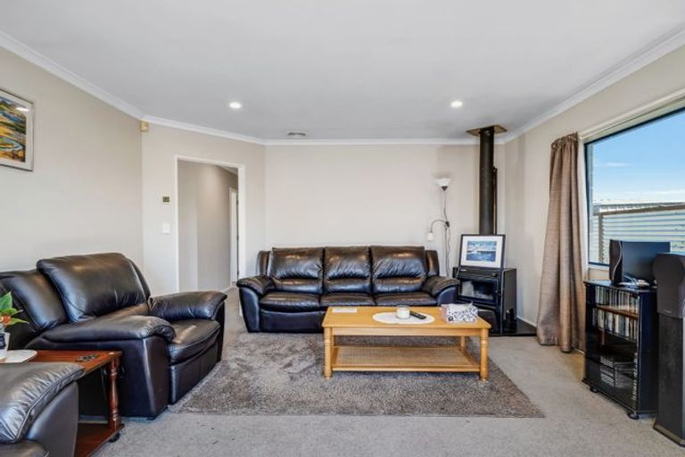Photo of property in 32 Somerset Crescent, Highbury, Palmerston North, 4412