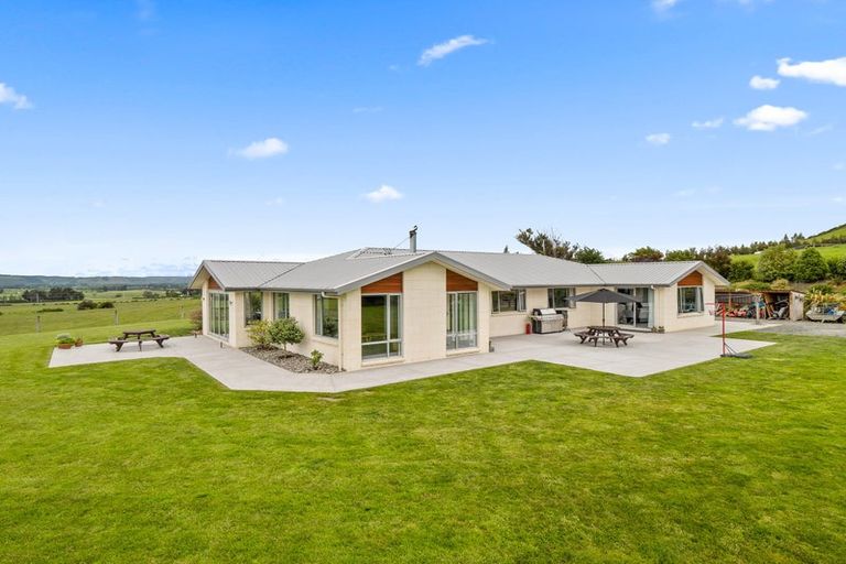 Photo of property in 62 Back Road, Woodside, Outram, 9073