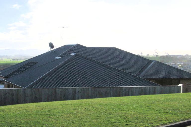 Photo of property in 15 Tironui Terrace, Western Heights, Hamilton, 3200