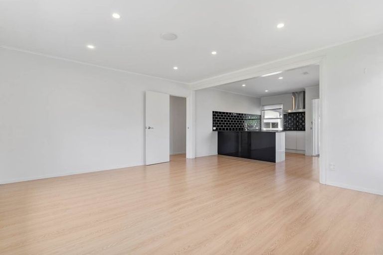 Photo of property in 14 Vickerman Street, Otara, Auckland, 2023