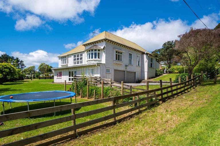 Photo of property in 12 Mildon Road, Waitakere, Auckland, 0782