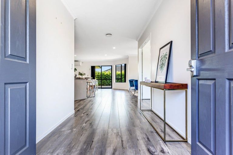 Photo of property in 22 Whitford Place, Rototuna North, Hamilton, 3210