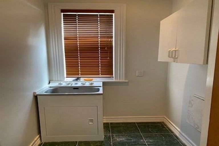 Photo of property in 33 Glencoe Road, Browns Bay, Auckland, 0630