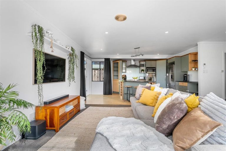 Photo of property in 6 Corilin Place, Mangakakahi, Rotorua, 3015