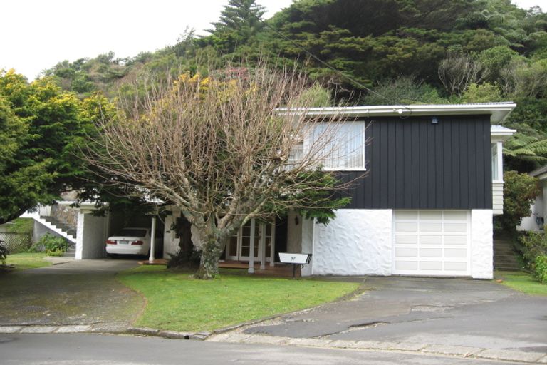 Photo of property in 37 Burrows Avenue, Karori, Wellington, 6012