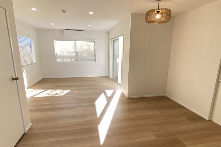 Photo of property in 119b Lynn Road, Bayview, Auckland, 0629