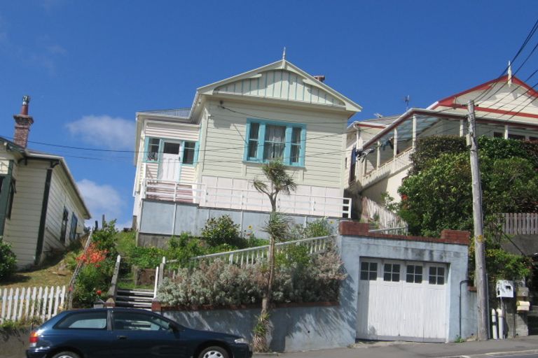 Photo of property in 37 Todman Street, Brooklyn, Wellington, 6021