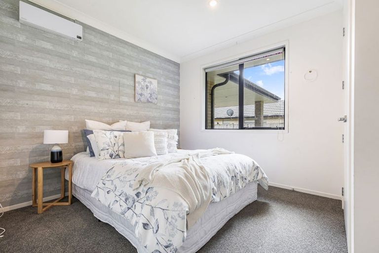 Photo of property in 10 Pititi Lane, Kumeu, 0810