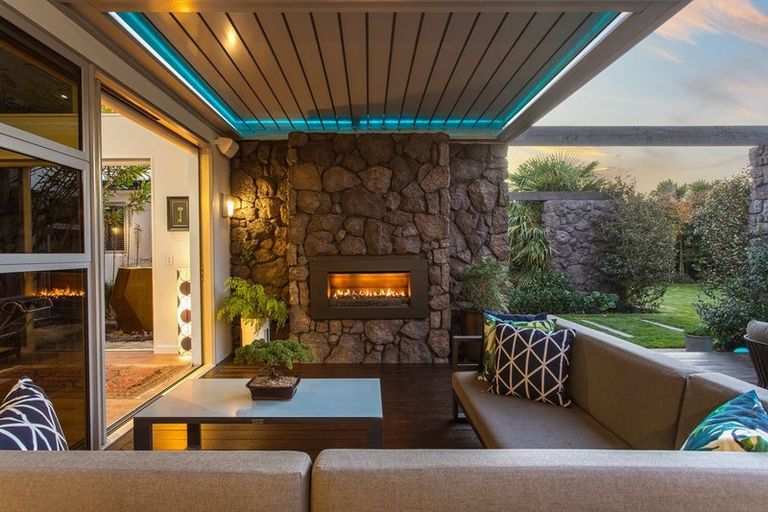 Photo of property in 17 Clyde Road, Upper Riccarton, Christchurch, 8041