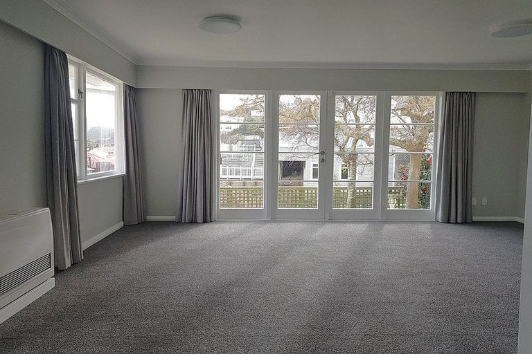 Photo of property in 98 Melbourne Street, South Dunedin, Dunedin, 9012