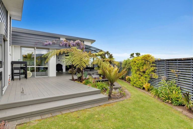 Photo of property in 20 Roseberry Place, Whitianga, 3510