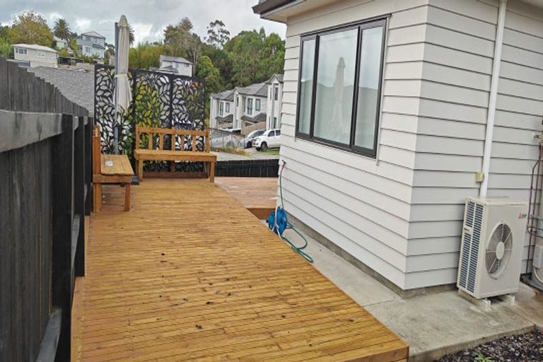 Photo of property in 17 Springhill Lane, Sunnyvale, Auckland, 0612