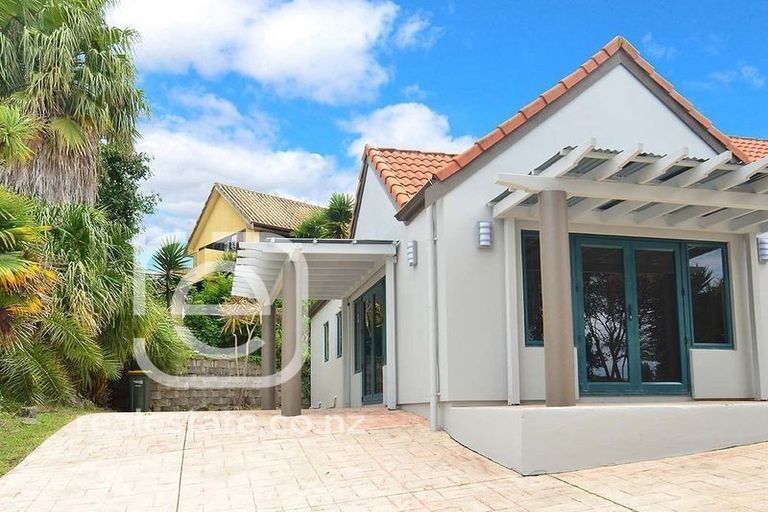Photo of property in 2 Roseville Road, Gulf Harbour, Whangaparaoa, 0930