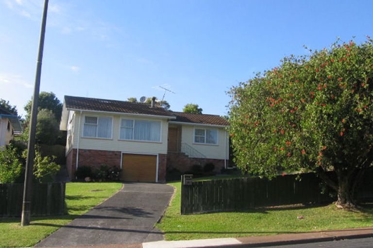 Photo of property in 9 Diana Drive, Glenfield, Auckland, 0627