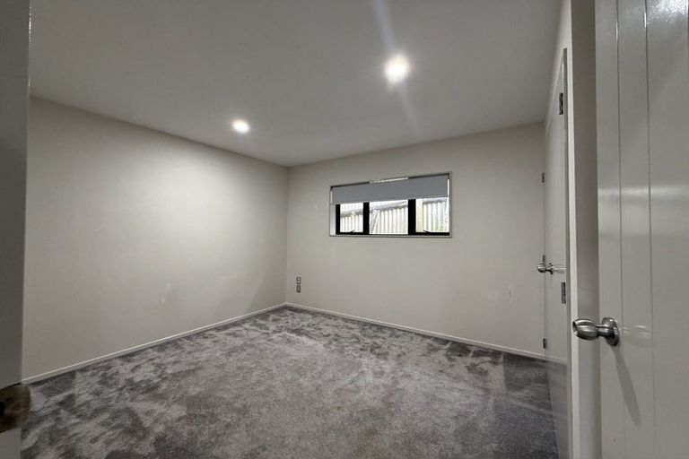 Photo of property in 21 Bangla Place, Massey, Auckland, 0614