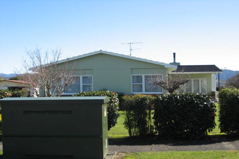 Photo of property in 6 Fairbrother Street, Carterton, 5713