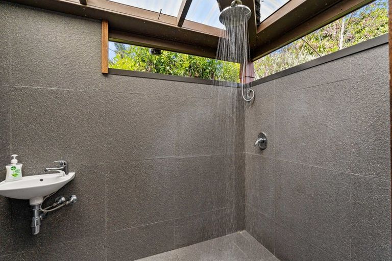 Photo of property in 13 Ferry Road, Waipu, 0510