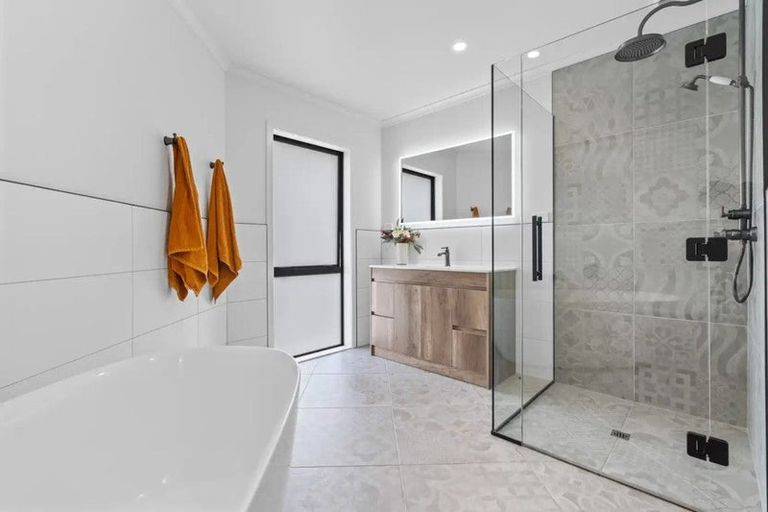 Photo of property in 117 Ruakokoputuna Road, Ruakokoputuna, Martinborough, 5781