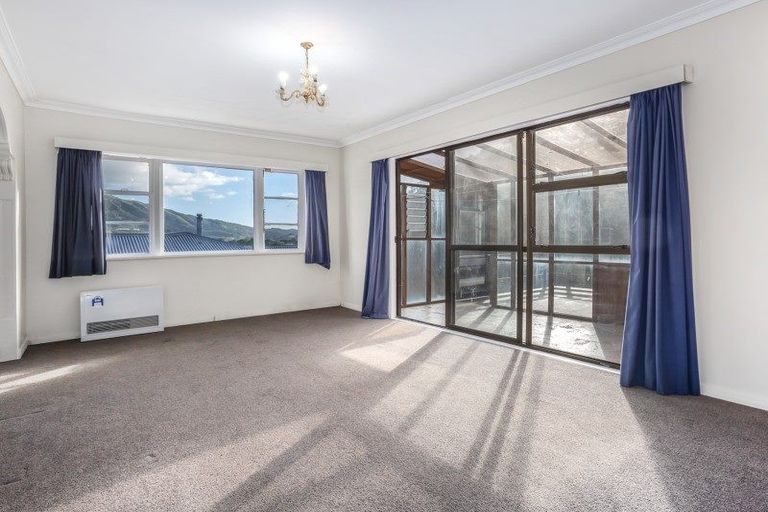 Photo of property in 48 Collins Avenue, Tawa, Wellington, 5028