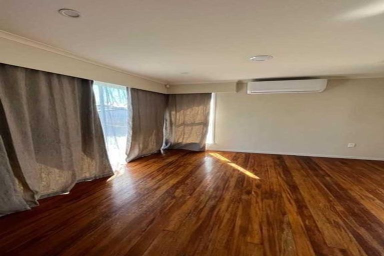 Photo of property in 130 Cascades Road, Pakuranga Heights, Auckland, 2010