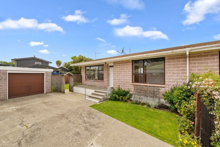 Photo of property in 2/13 Endeavour Street, Riversdale, Blenheim, 7201