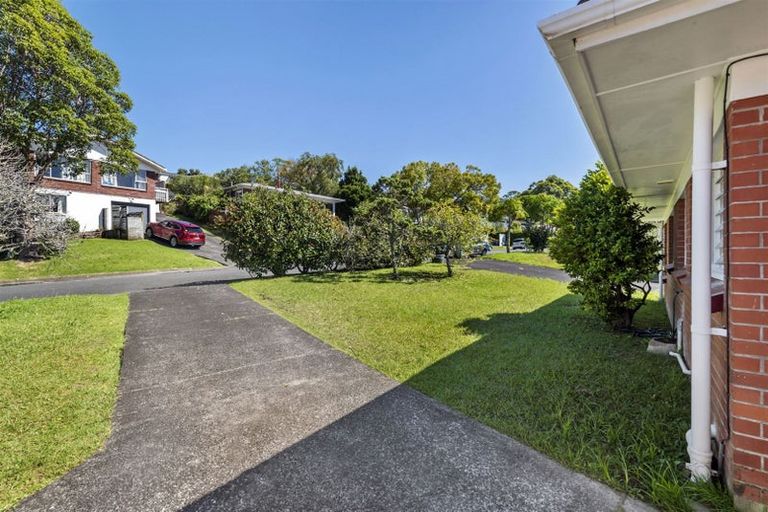 Photo of property in 1/12 Keldale Place, Forrest Hill, Auckland, 0620