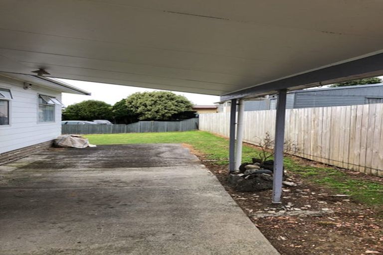 Photo of property in 47 Staverton Crescent, Mangere, Auckland, 2022