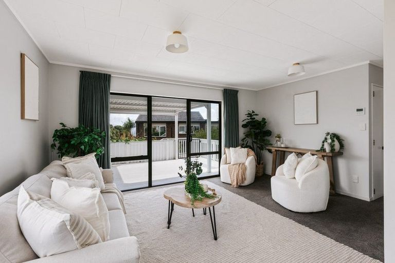 Photo of property in 2 Walnut Grove, Omokoroa, 3114