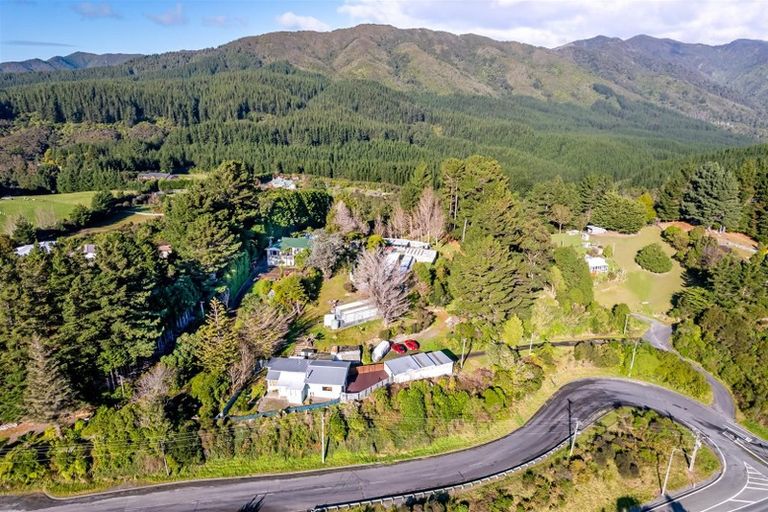 Photo of property in 2c Kaitoke Loop Road, Kaitoke, Upper Hutt, 5018