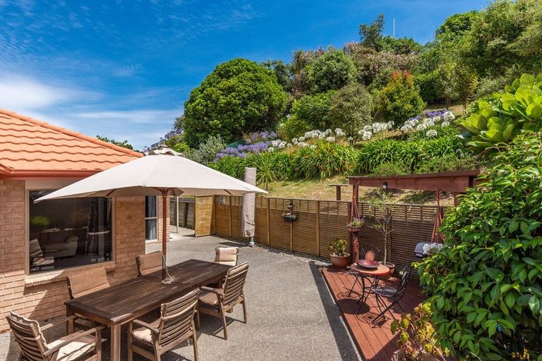 Photo of property in 8 Leanne Way, Waikanae Beach, Waikanae, 5036